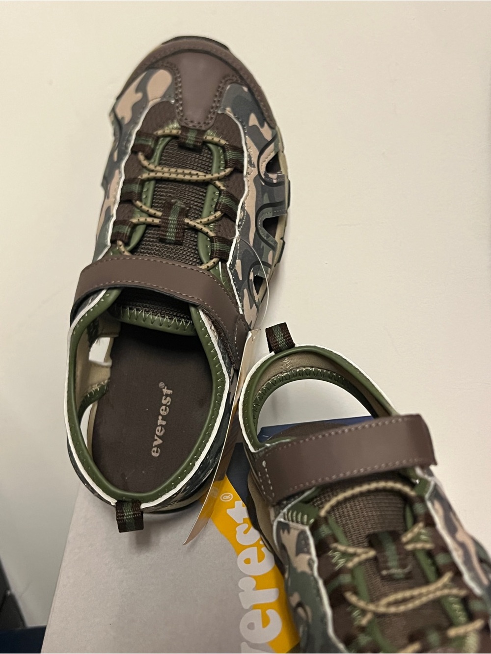 Size 3 Boys Everest Camo Green Closed-Toe Sandals